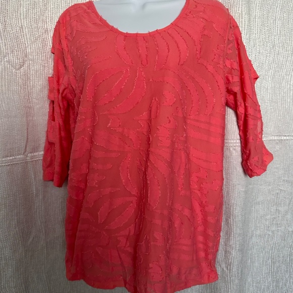 LULU B, melon/ pink, 3/4 sleeve  with cut outs, top, size M - Picture 3 of 6